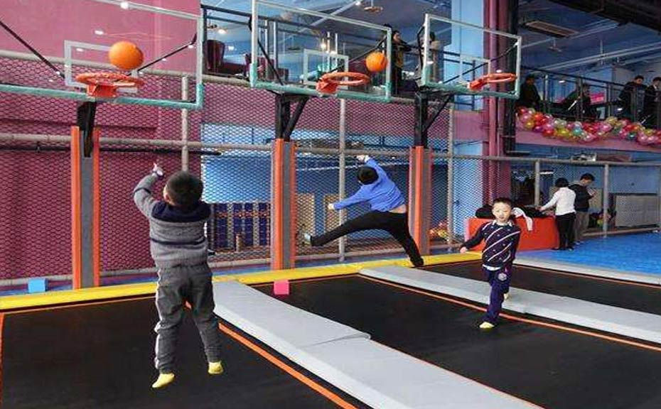 室內(nèi)蹦床公園