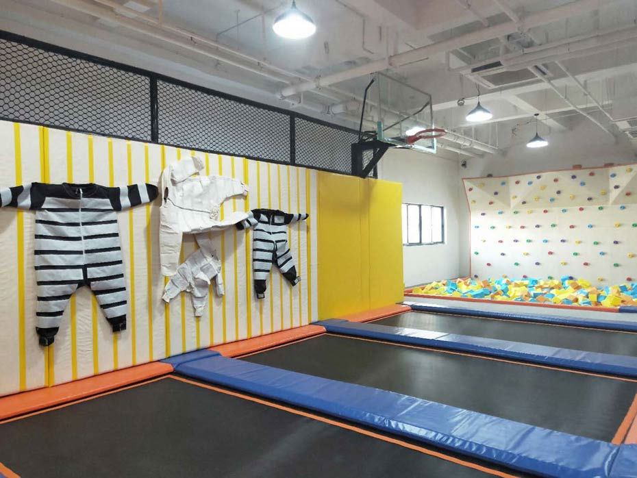 室內蹦床公園