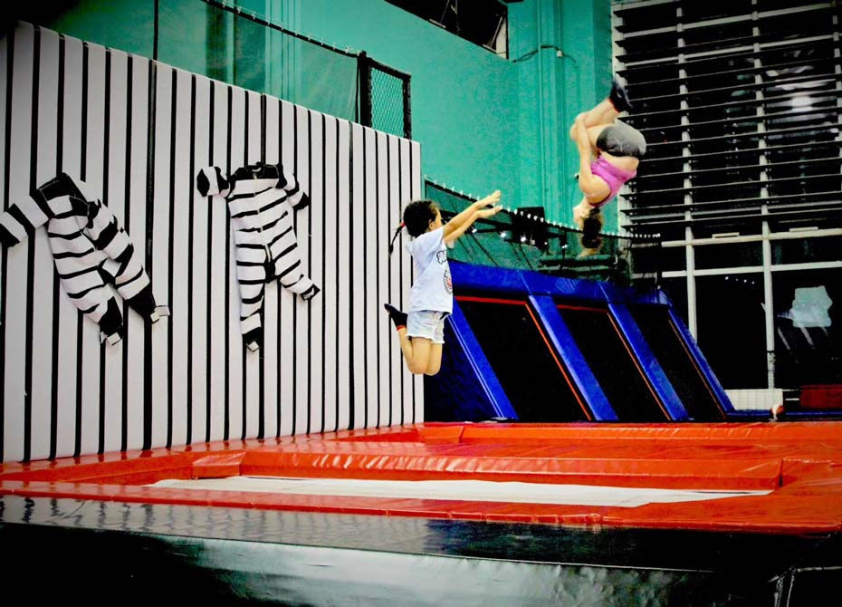 蹦床 室內(nèi)蹦床