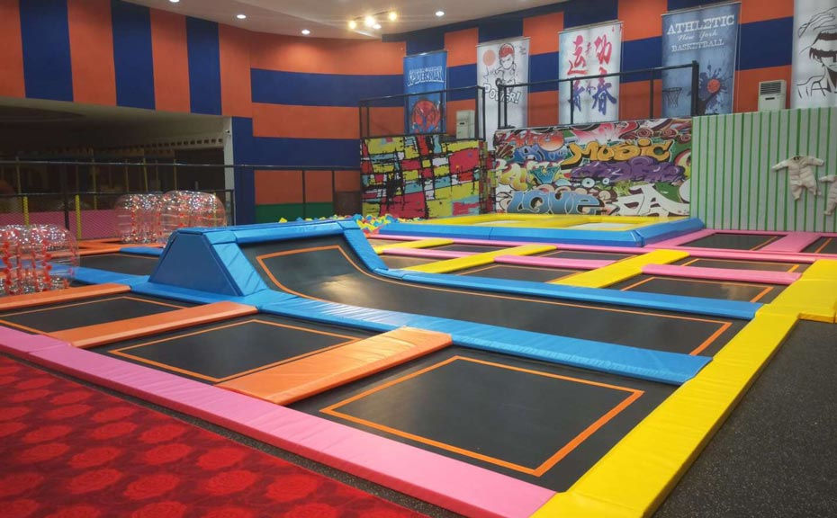 蹦床樂園
