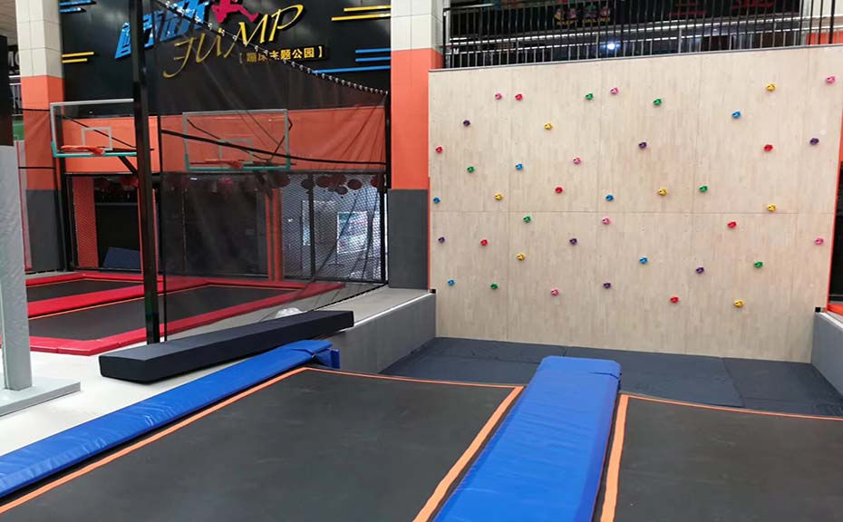 蹦床主題公園