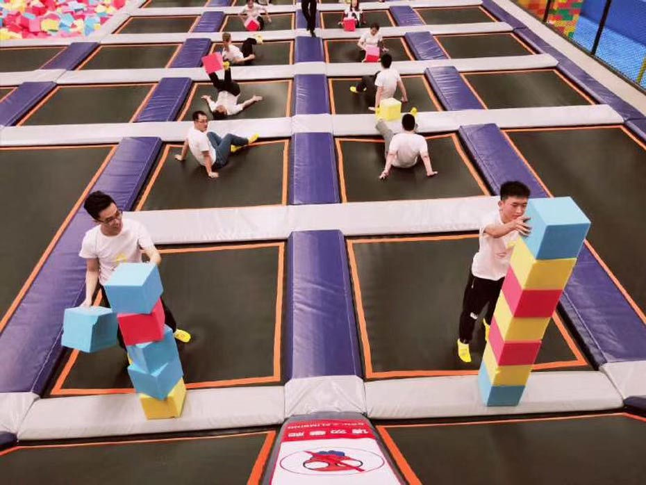 蹦床實物照片