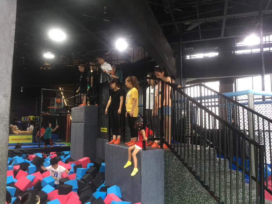 蹦床樂園實物照片