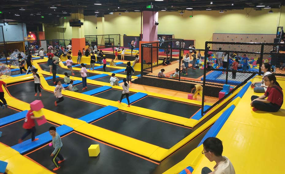 蹦床樂園