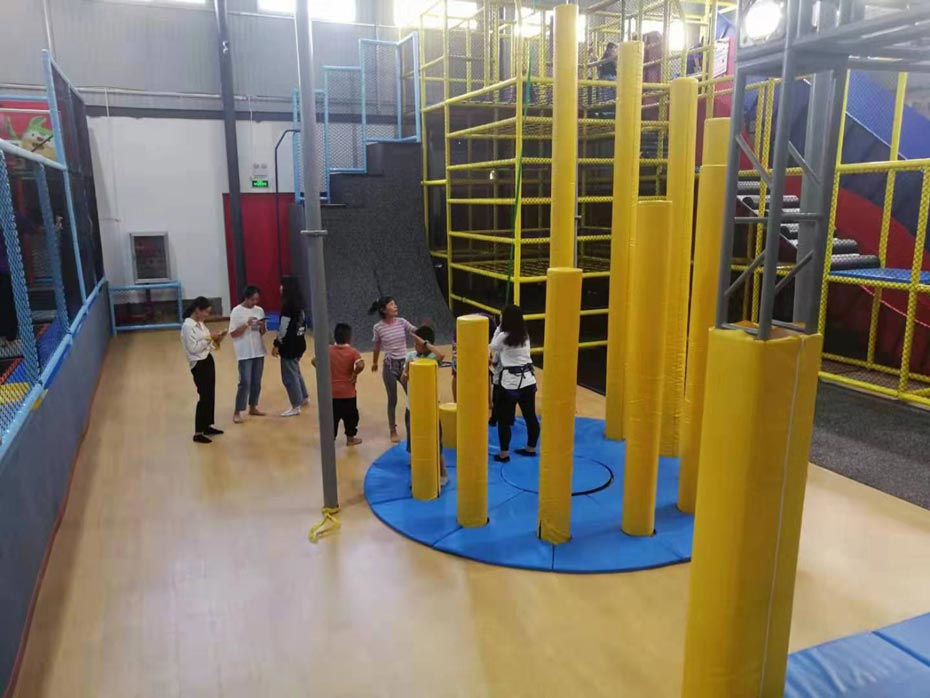 蹦床公園實(shí)物照片 蹦床公園實(shí)物照片