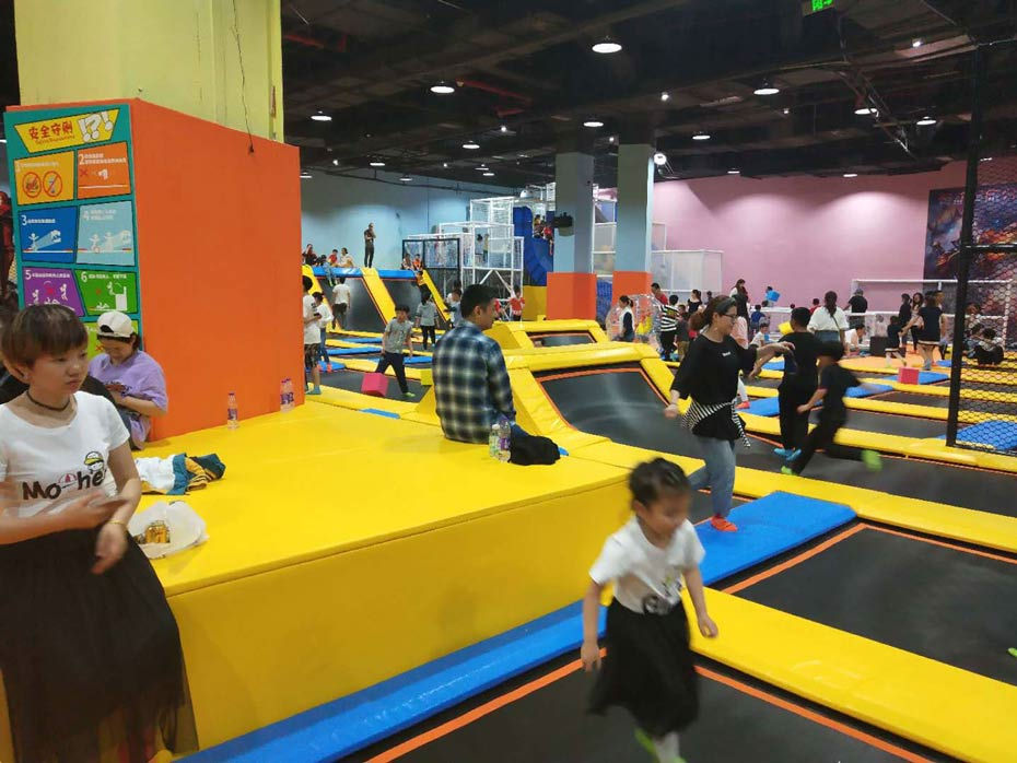 蹦床實物照片 蹦床實物照片