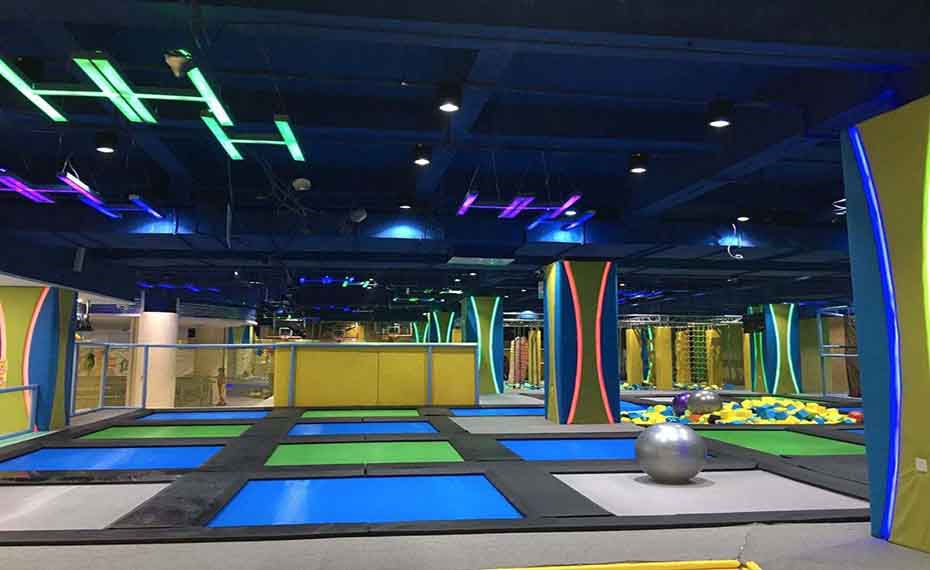 蹦床樂園