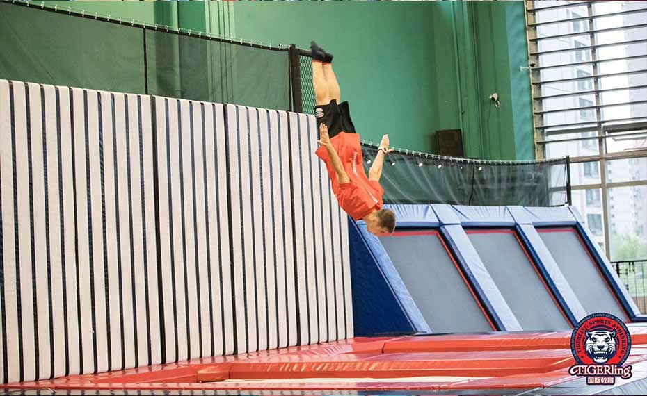 蹦床項(xiàng)目