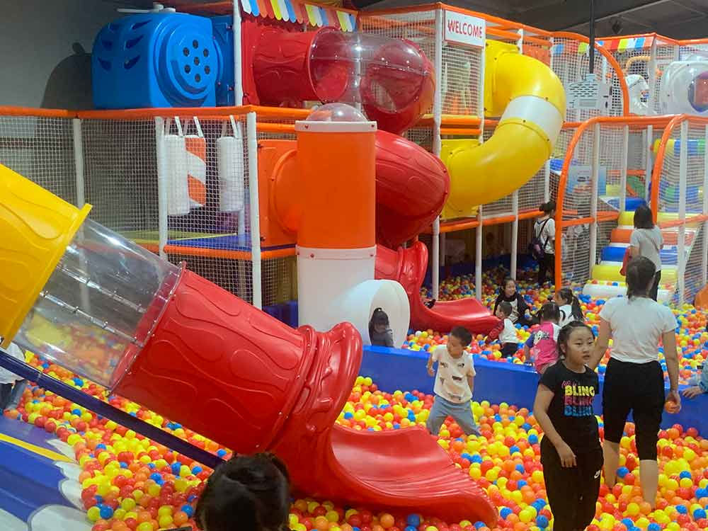 蹦床公園游樂設施