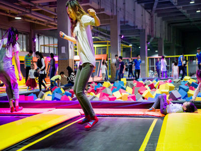 天津奧萊反彈蹦床公園，最具吸引力游樂設(shè)備代表作