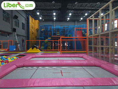 現(xiàn)開設(shè)一家蹦床主題公園品牌要注意什么問題