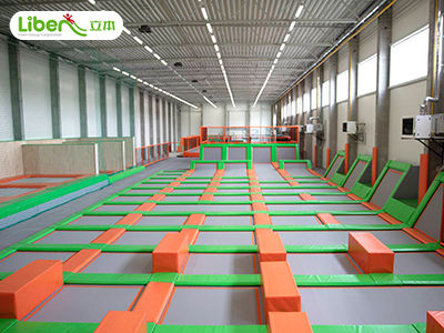 反彈風(fēng)暴蹦床公園加盟