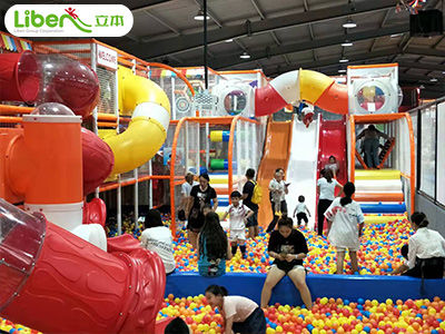 新手投資人需了解的室內(nèi)蹦床公園消防設(shè)計技巧