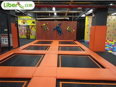 縣級城市發(fā)展蹦床公園需要注意哪些？