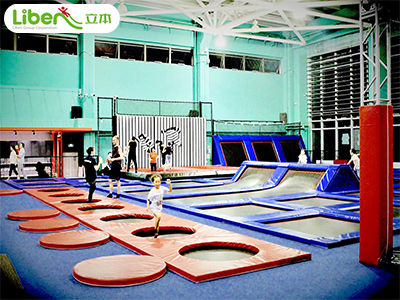 大型蹦床游樂設(shè)備安裝過程中的注意事項