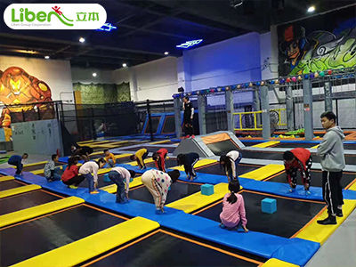 如何才能夠讓大家喜歡上蹦床館，增強用戶黏性