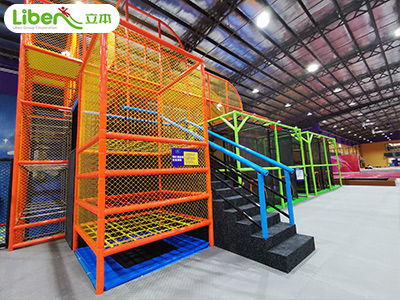 蹦床公園中蜘蛛塔項目選擇多高比較合適