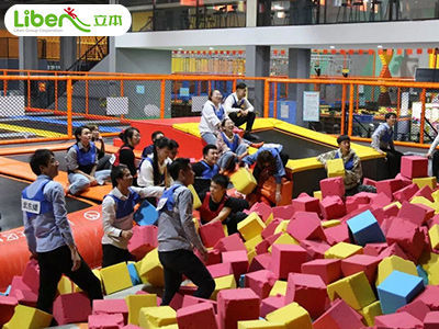 蹦床館設(shè)備多少錢?蹦床館運營前景怎么樣?