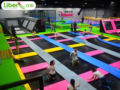 蹦床公園需要多大平方呢?把場地選擇在哪里呢?