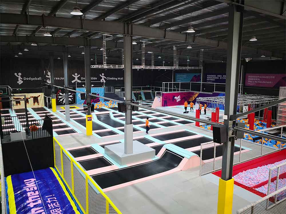 有價值的室內(nèi)蹦床設(shè)備廠家一般都具有哪些特點?