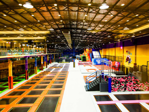 蹦床公園加盟或自營，咱們該注意哪些？